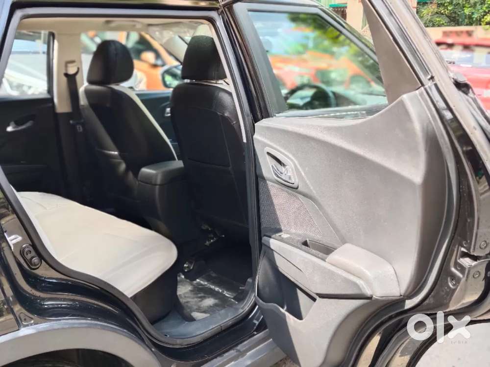 Mahindra Xuv300 W8, 2022, Petrol