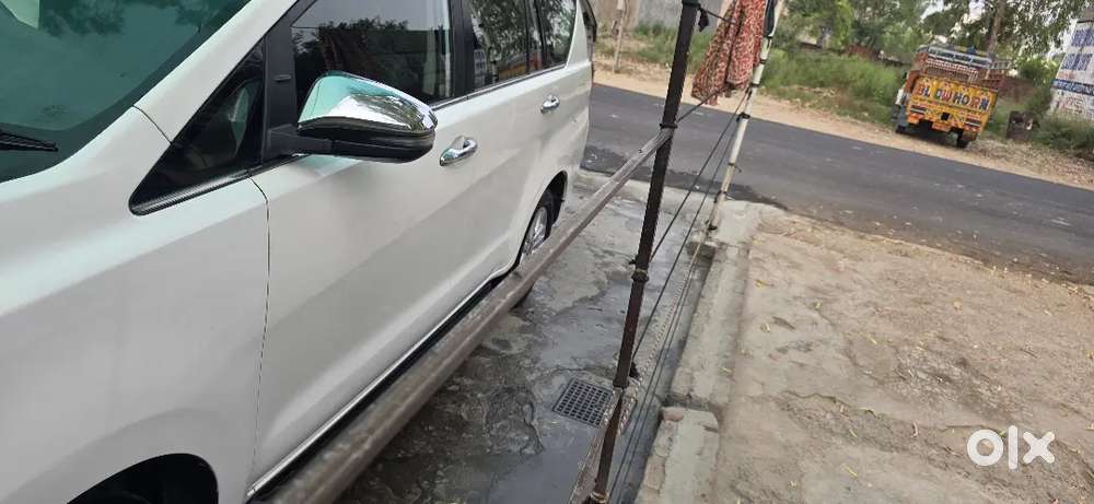 2.4 V Model 2 Keys