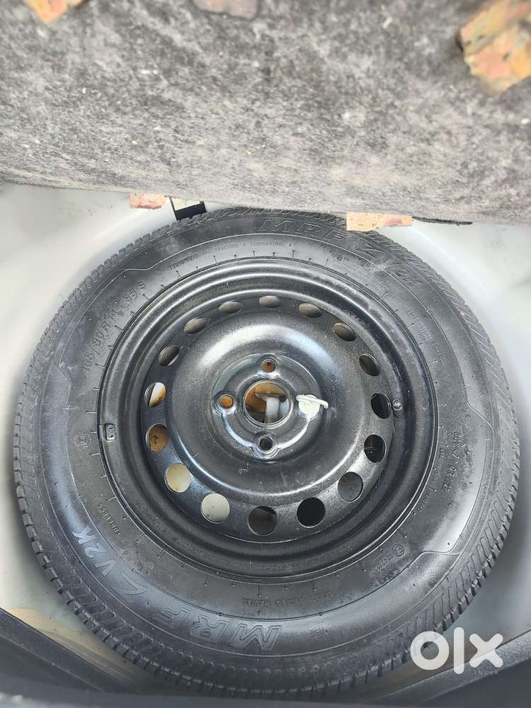 Maruti Suzuki Swift Lxi Optional-o, 2017, Petrol