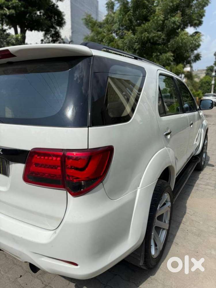 Toyota Fortuner 3.0 4x4 Manual, 2011, Diesel