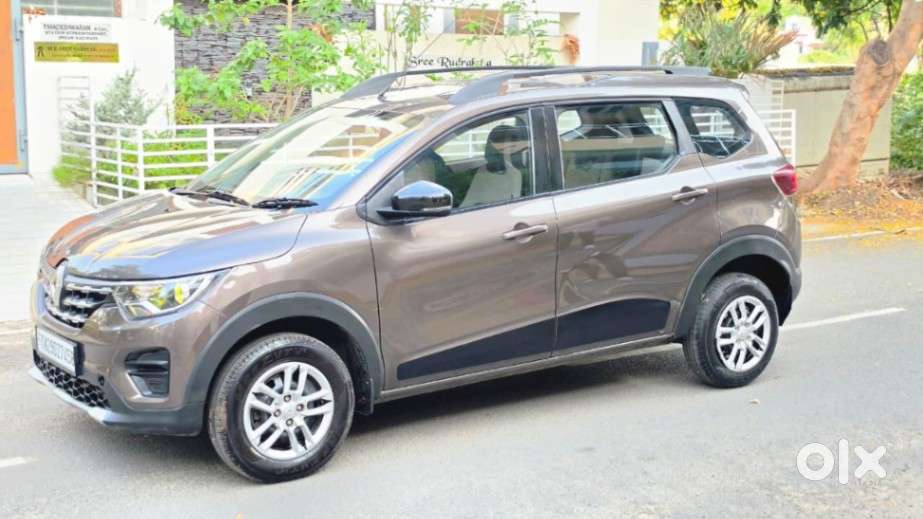 Renault Triber Rxt, 2023, Petrol