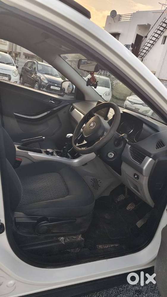 Tata Nexon 1.2 Revotron Xz, 2018, Cng & Hybrids