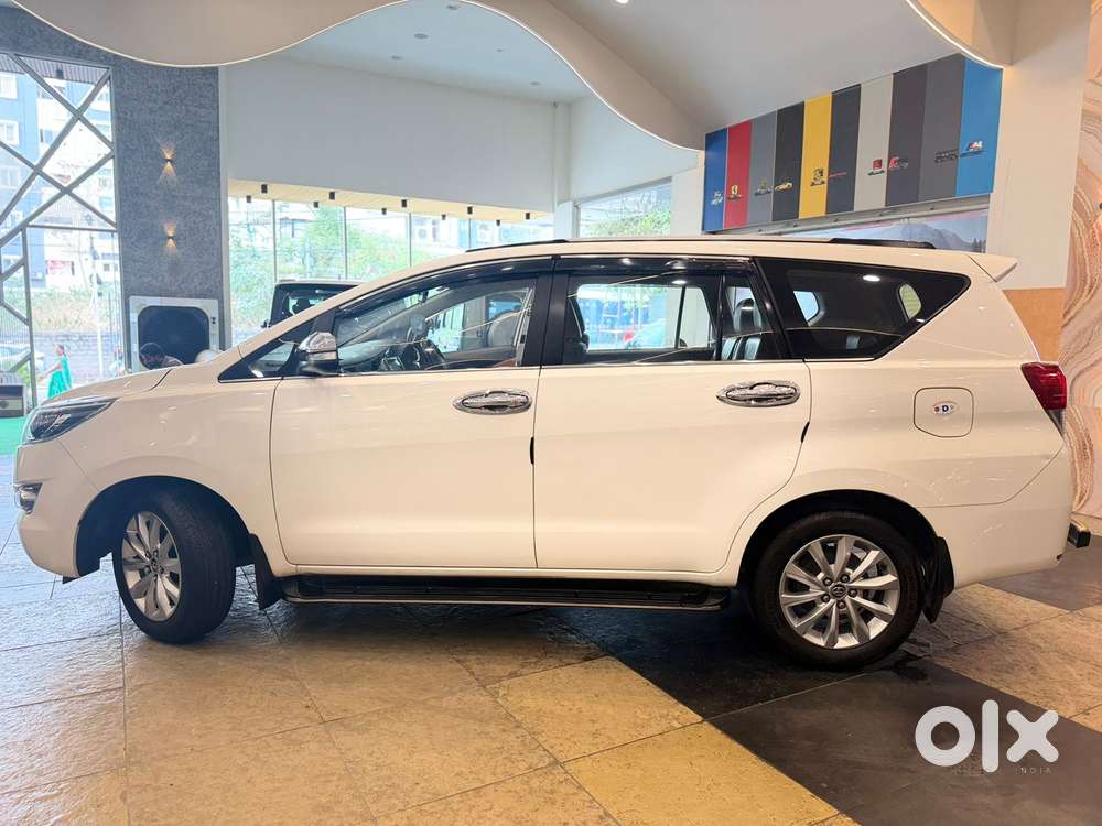 Toyota Innova Crysta 2.8z Automatic, 2017, Diesel