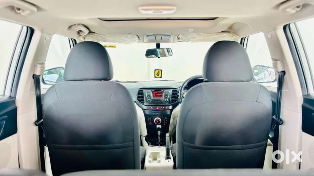 Mahindra Xuv300 1.2 W6 Amt Petrol, 2023, Petrol