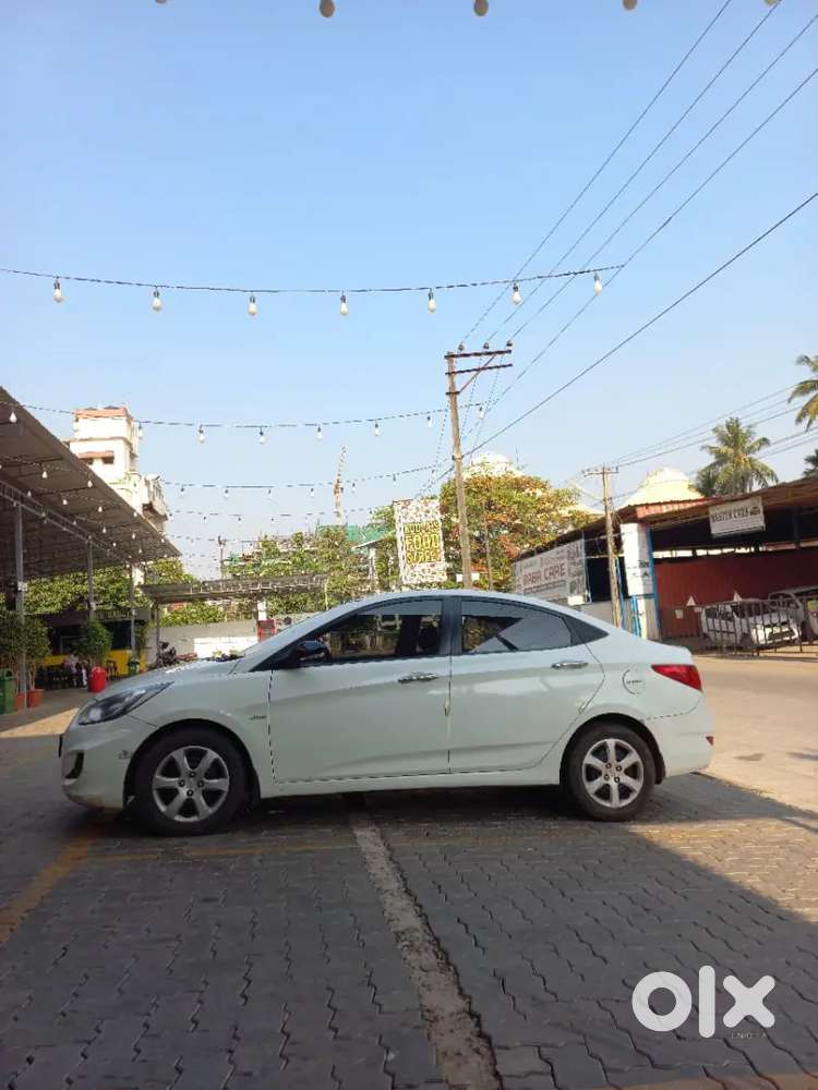 Hyundai Fluidic Verna 2012