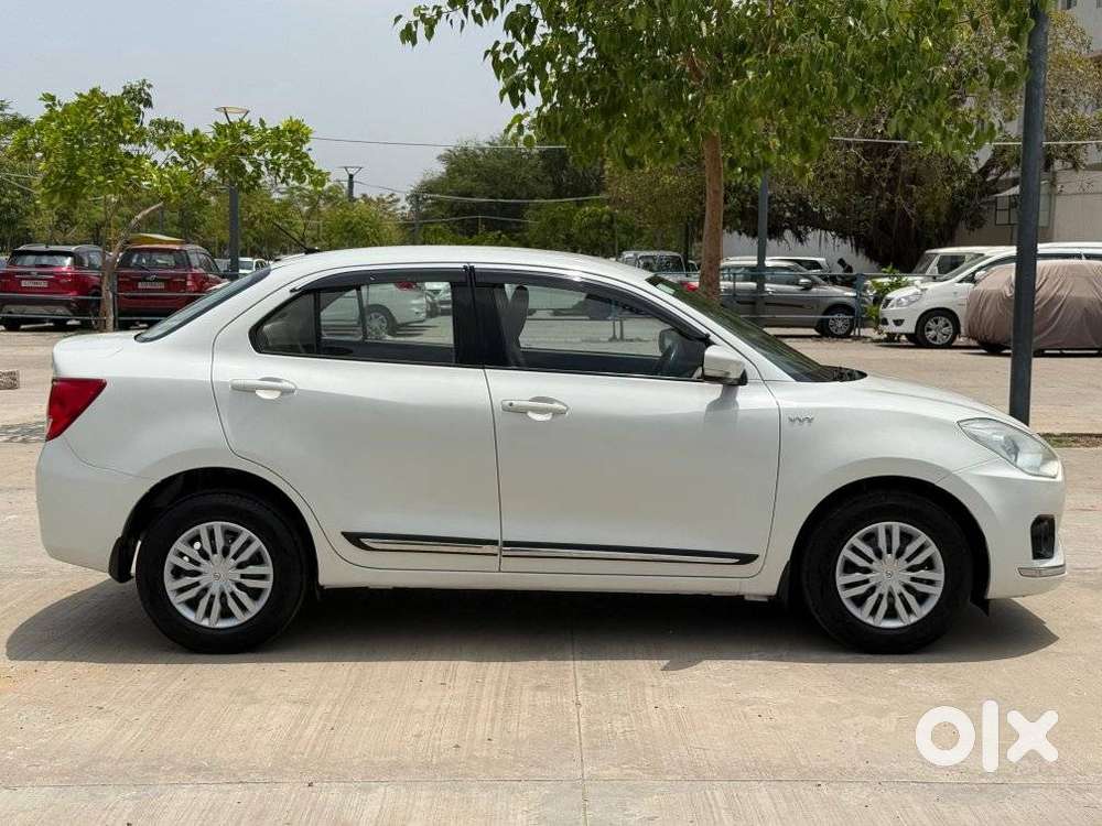 Maruti Suzuki Swift Dzire 1.2 Vxi Bsiv, 2018, Cng & Hybrids