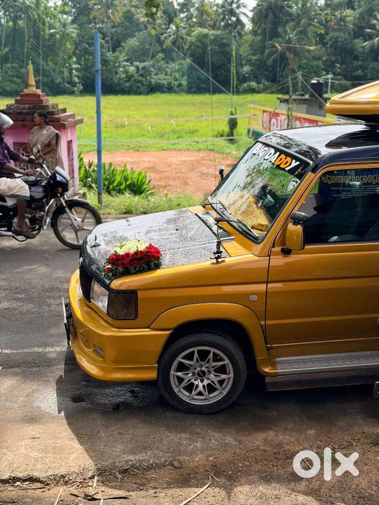 Modified Toyota Qualis Diesel 2004