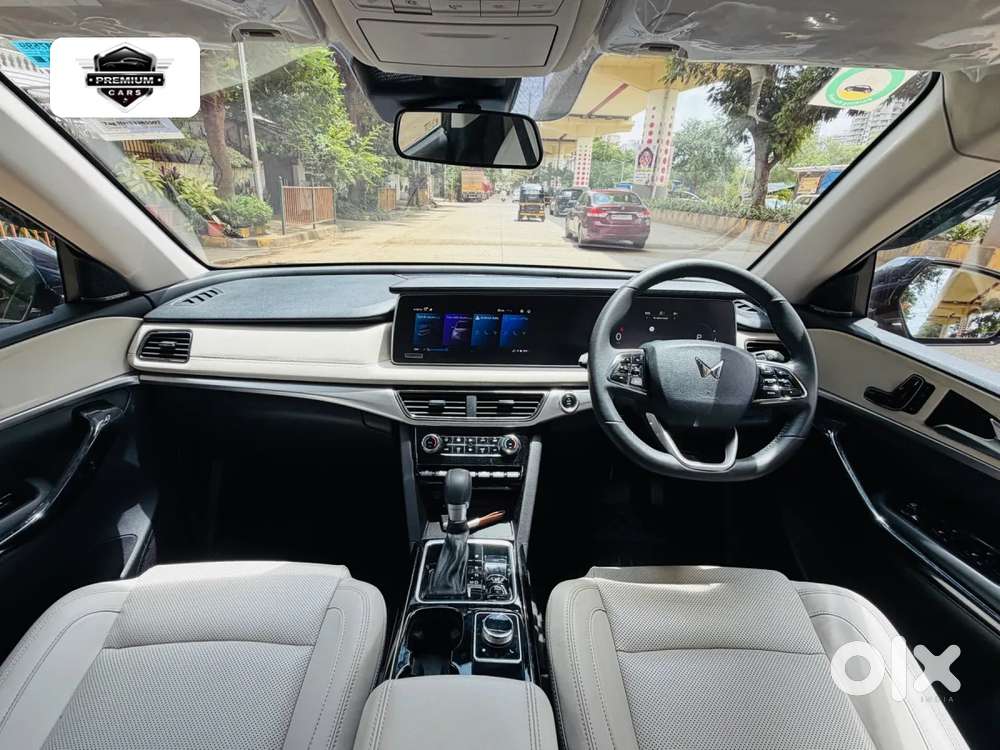 Mahindra Xuv700, 2025, Petrol