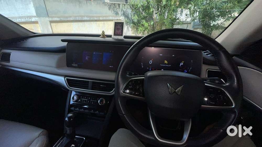 Mahindra Xuv700 Petrol 2025