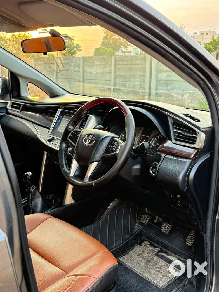 Toyota Innova Crysta 2.4 V 7 Str, 2016, Diesel