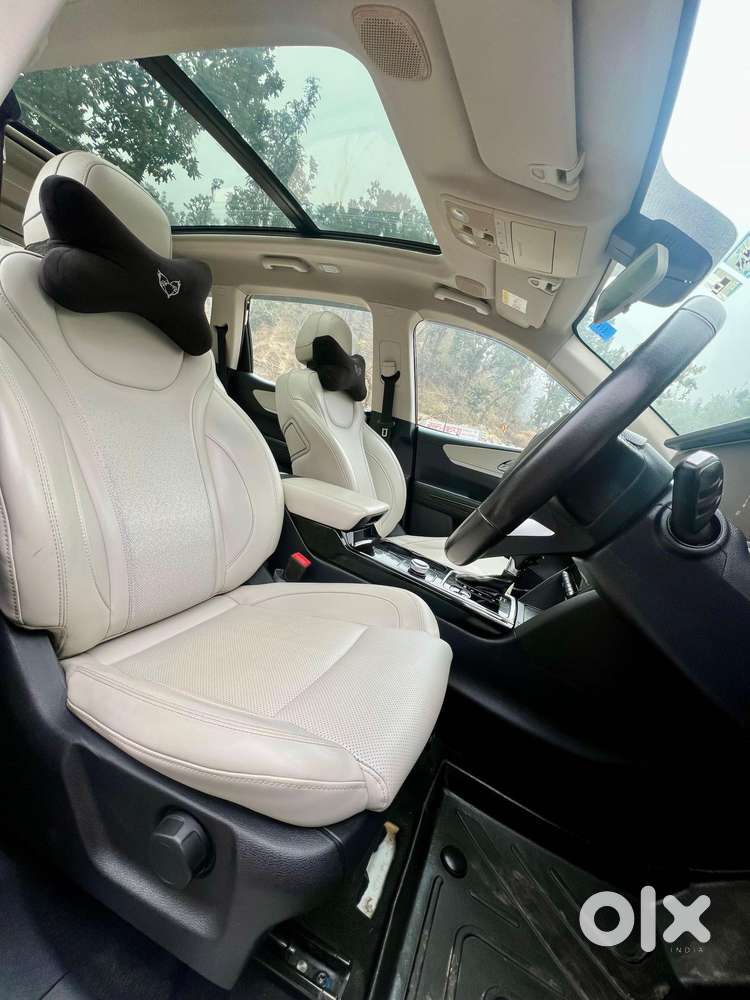 Mahindra Xuv700 2.0 Ax 7 Petrol At Luxury Pack Str, 2022, Petrol