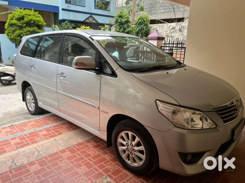 Innova V 7 Seater 3rd Owner