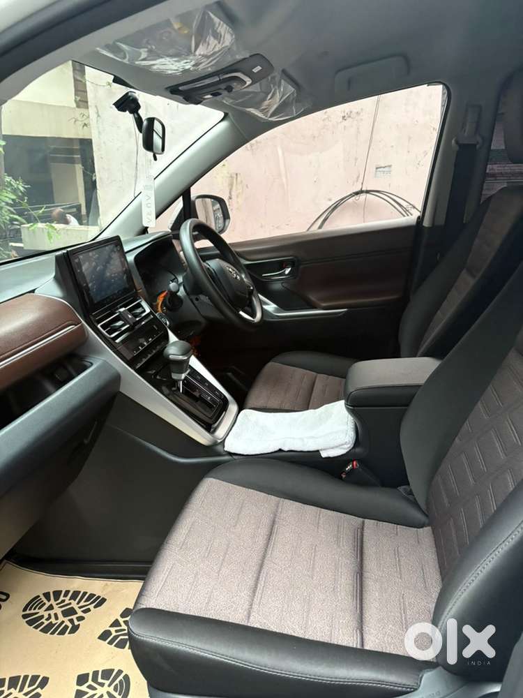 Toyota Innova Hycross 2026
