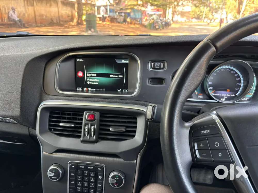 Volvo V40 Cross Country 2016 Diesel 69000 Km Driven