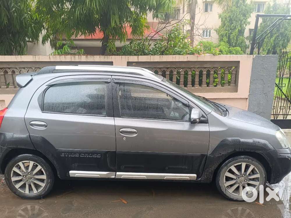 Toyota Etios Cross 2015