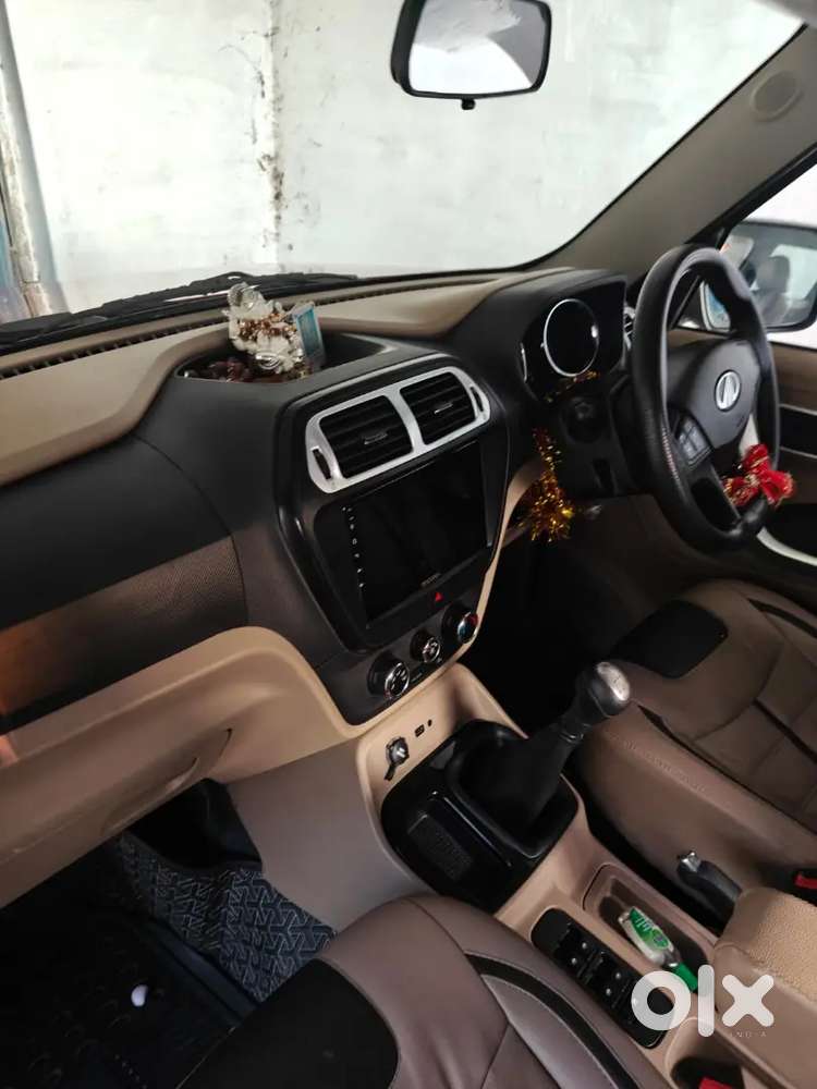 Mahindra Tuv 300 2018