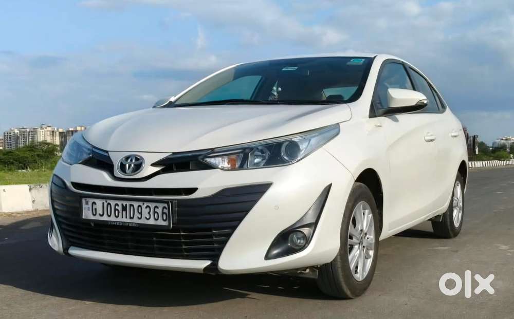Toyota Yaris V Cvt, 2019, Petrol