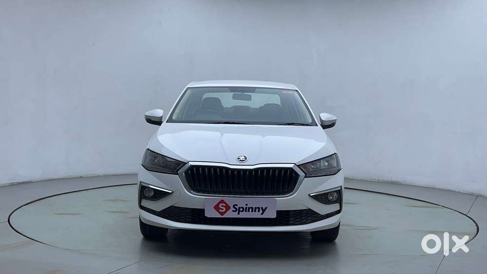 Skoda Slavia Ambition 1.0l Tsi At, 2022, Petrol
