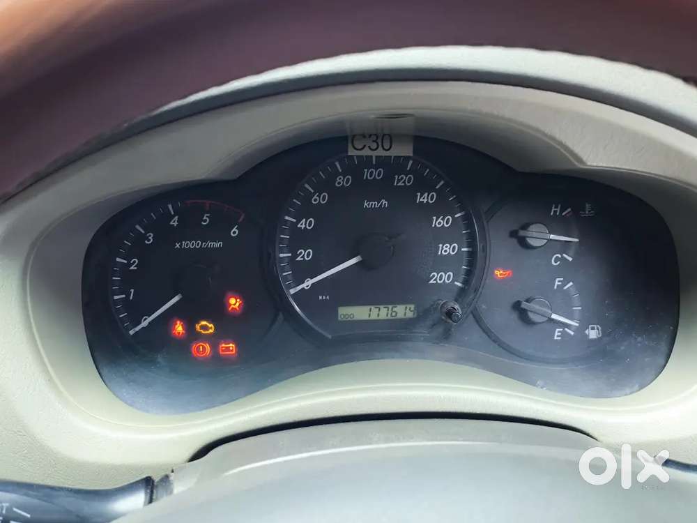 Toyota Innova 2012 Model No Claim No Accident At All. Full Geniune Car