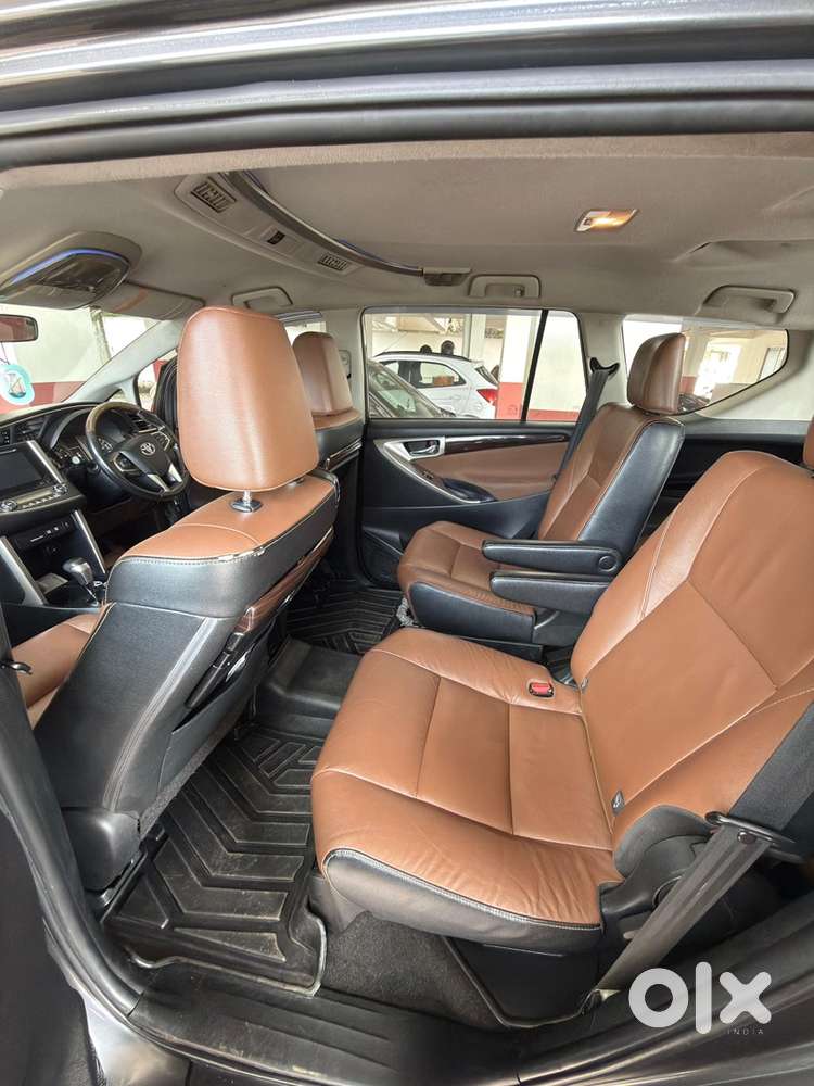 Toyota Innova Crysta 2.8z 2016