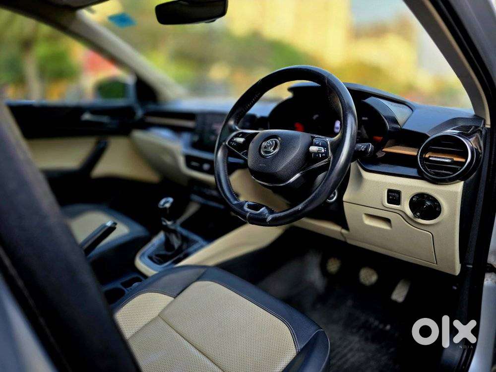 Skoda Slavia 1.0 Tsi Style, 2023, Petrol