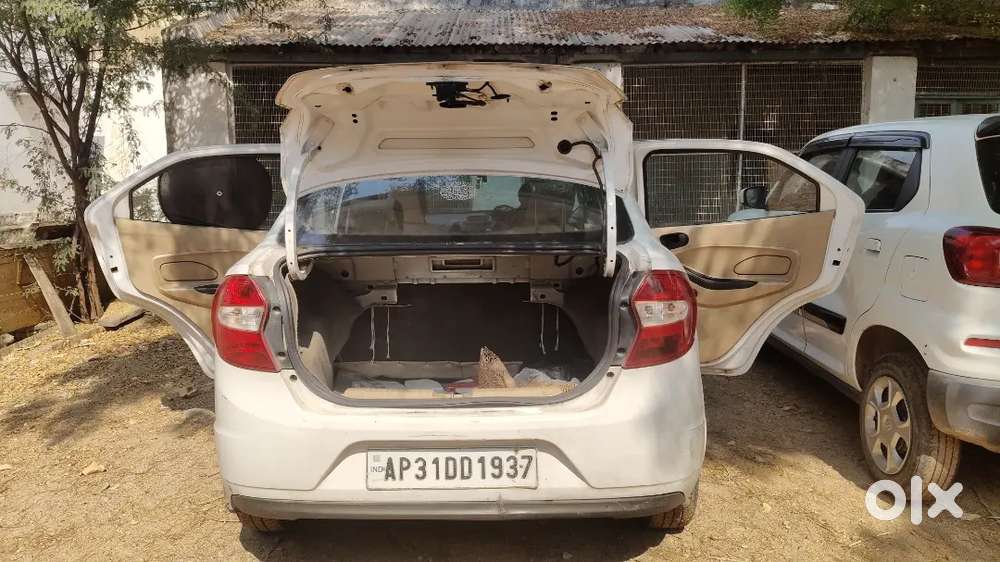 Well-maintained Ford Figo Aspire Diesel (2016) - 25kmpl Mileage!