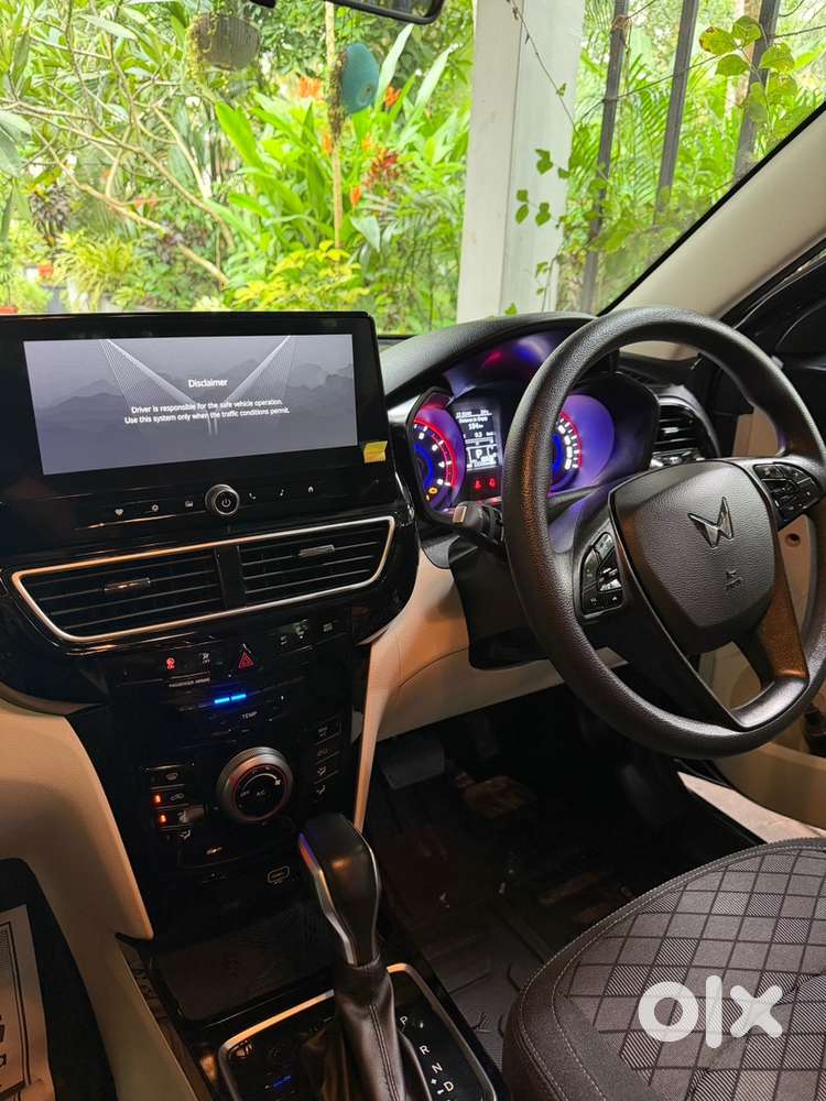 Mahindra Xuv 3xo 2025 Petrol 13000 Km Driven