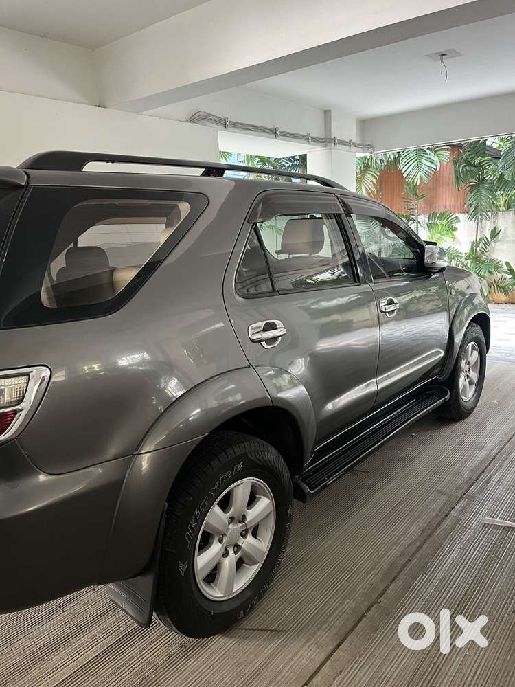 Toyota Fortuner 3.0 4x4 Manual, 2011, Diesel