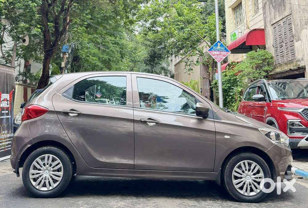 Tata Tiago 1.2 Revotron Xt (o), 2017, Petrol