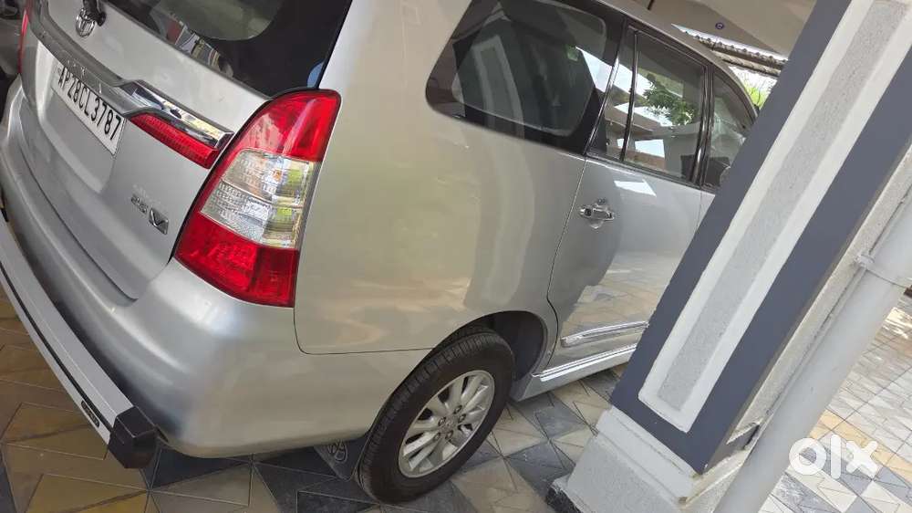 Toyota Innova 2014