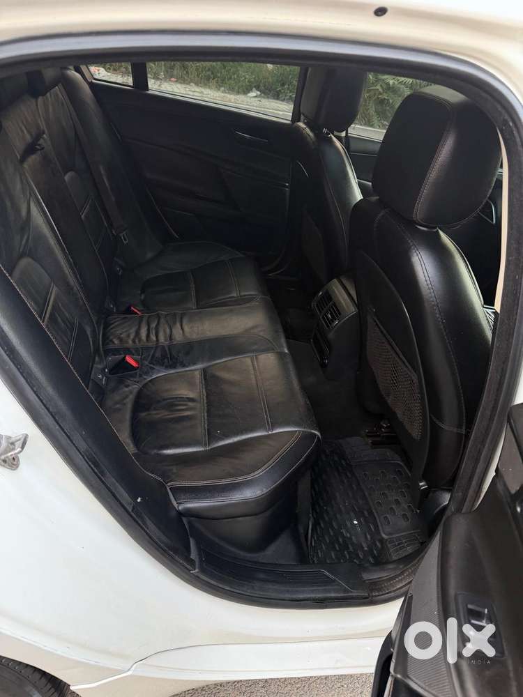 Jaguar Xe Prestige, 2018, Petrol