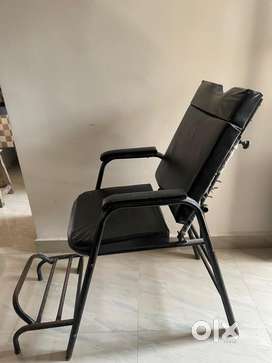Olx old beauty parlour chair discount