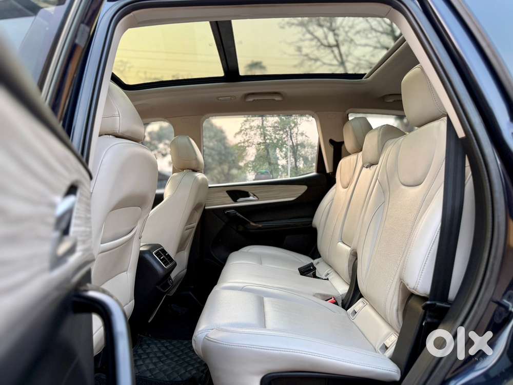 Mahindra Xuv700 2022 Petrol 79500 Km Driven