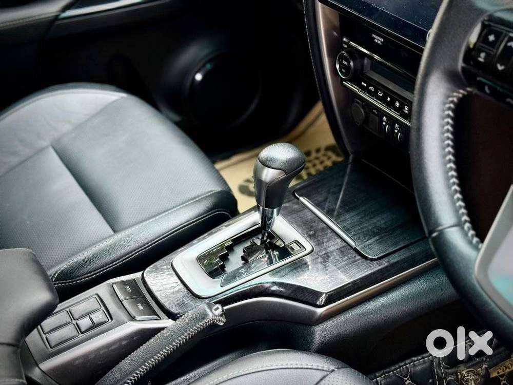 Toyota Fortuner 4x2 At 2.7 Petrol, 2021, Petrol