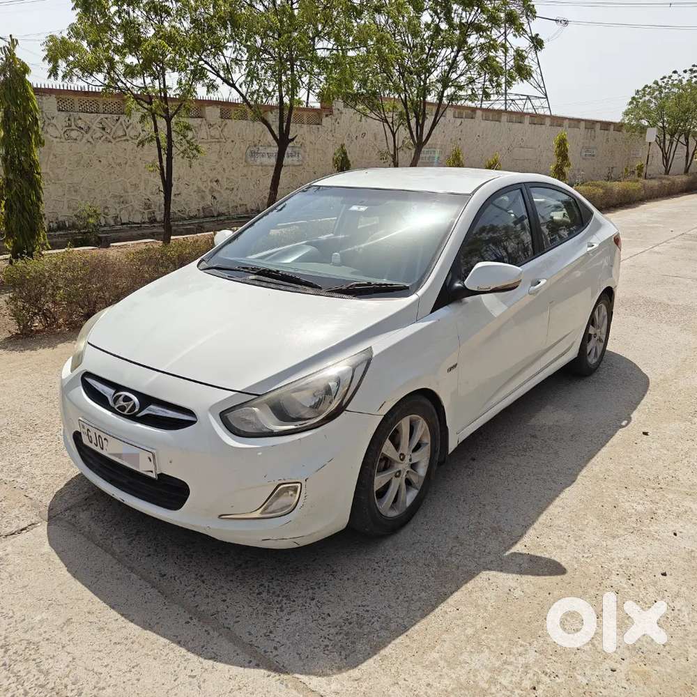 2011 Hyundai Verna, White