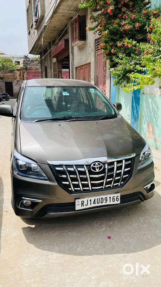Excellent Condition Toyota Innova 2015 Diesel 83000 Km Driven