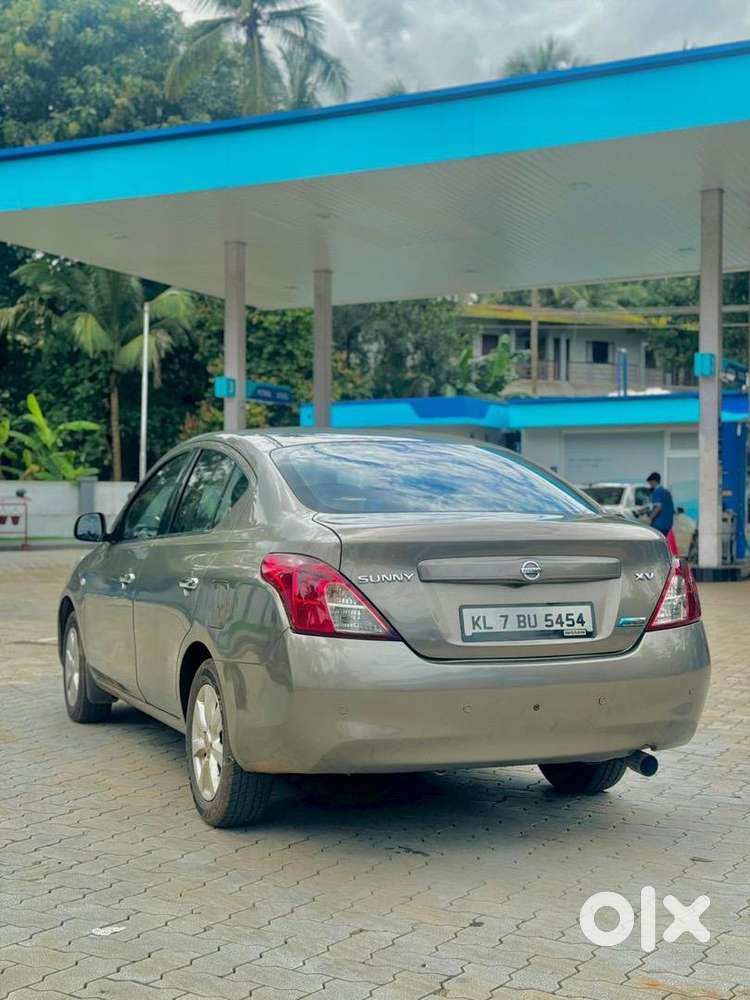 Nissan Diesel Car 2011