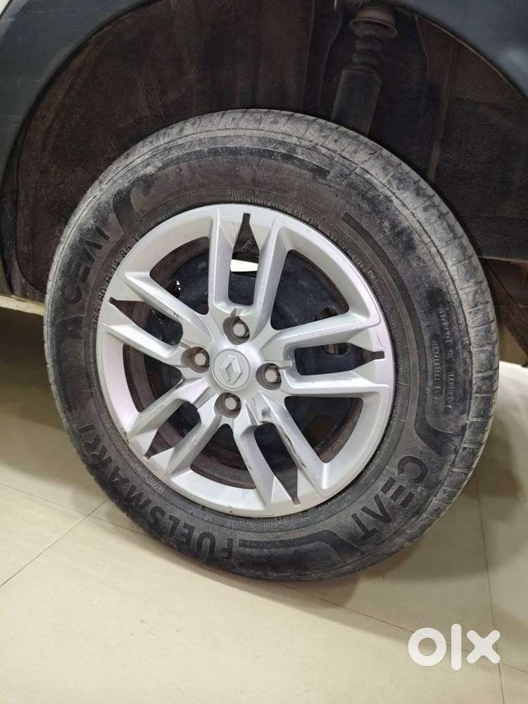 Renault Triber Rxl, 2023, Petrol