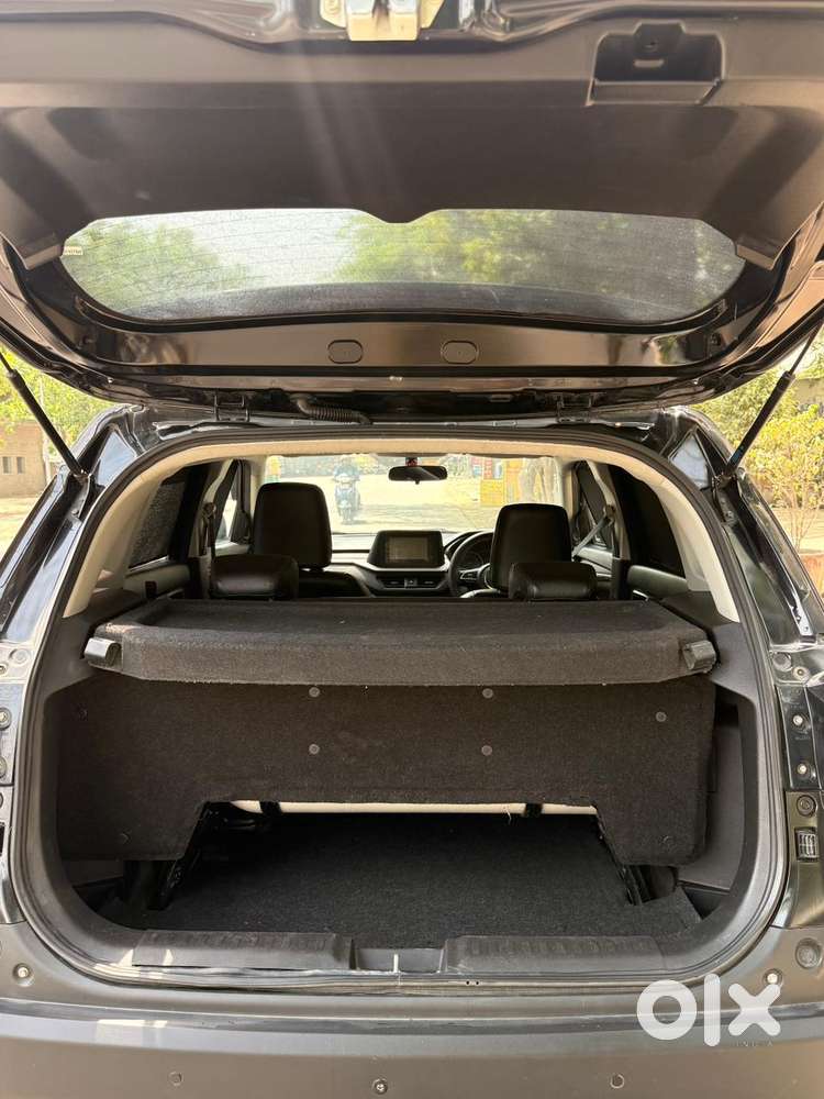 Maruti Suzuki Brezza 1.5 Vxi Cng, 2024, Cng & Hybrids