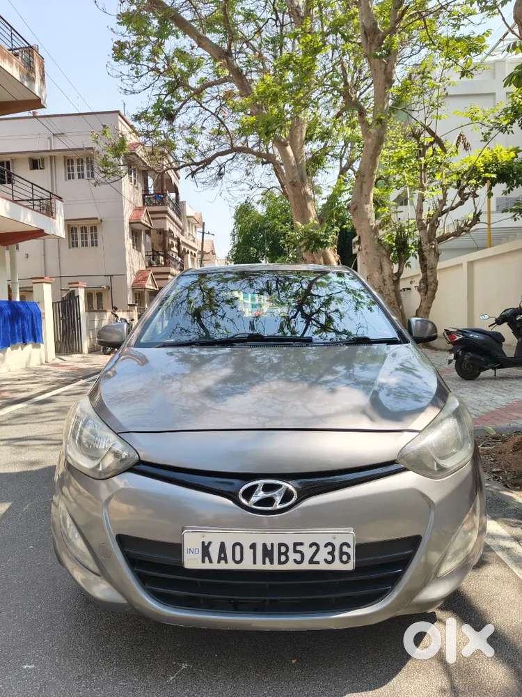 Hyundai I20 2014 Sports Diesel 2nd Owner