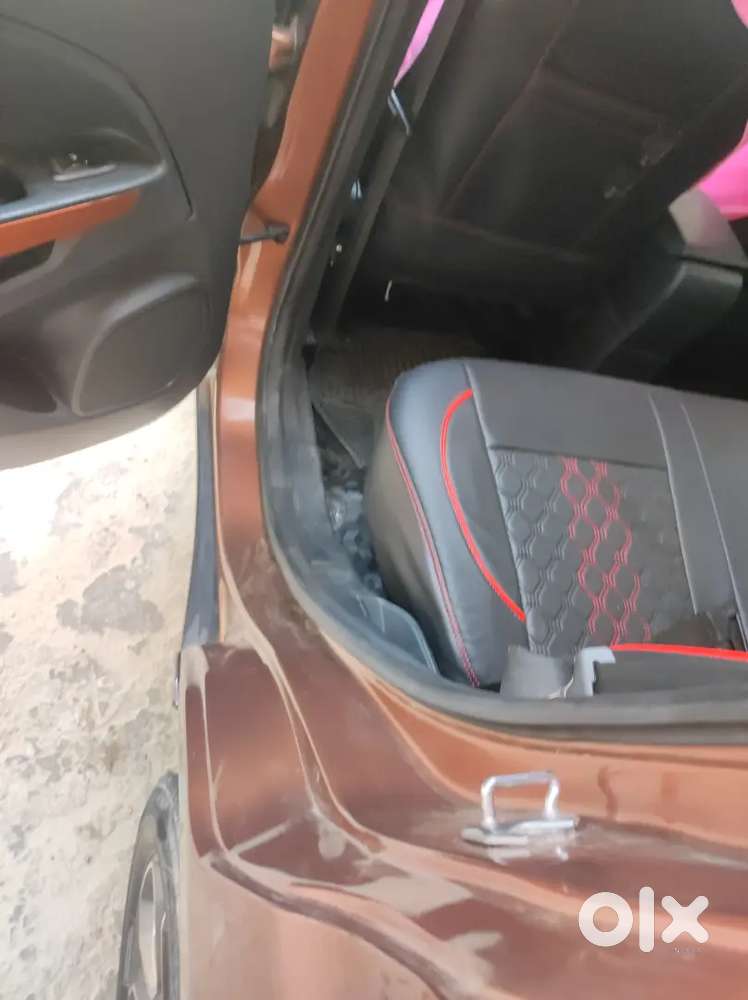 6 Airbag  Alloy Wheels Both Key