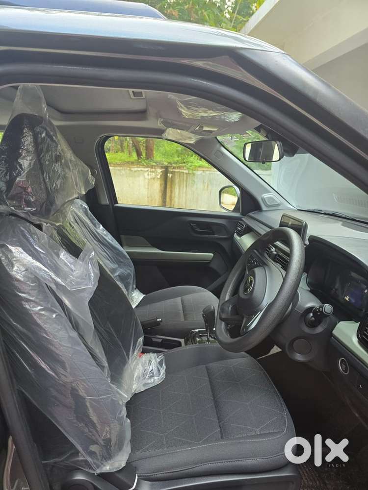 Tata Punch Facelift Petrol 2025