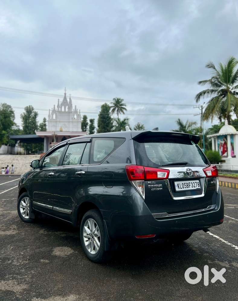 Toyota Innova Crysta 2016