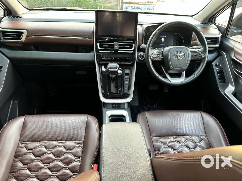 Toyota Innova Hycross 2.0 Vx (o) Hybrid 7 Str, 2024, Petrol