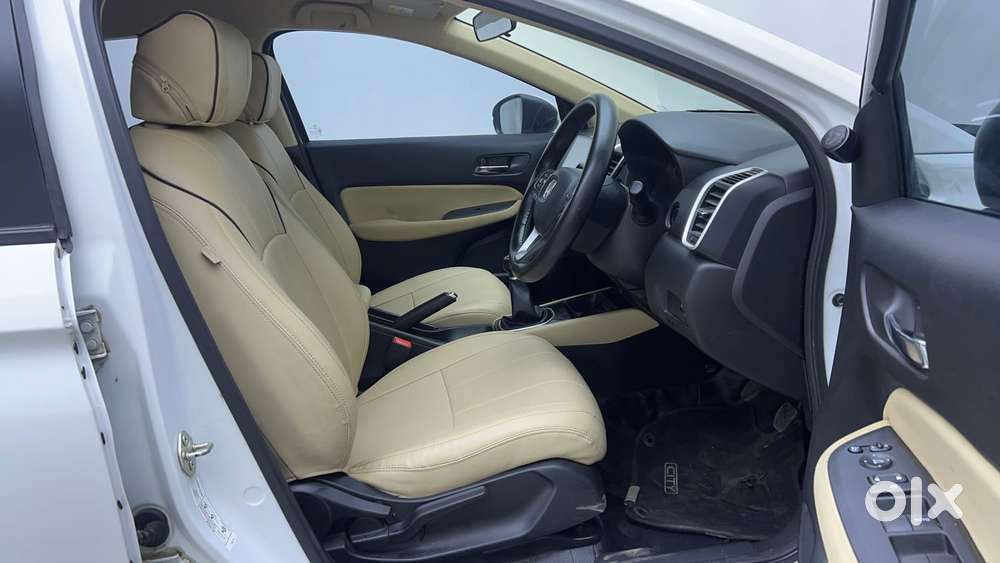 Honda City 1.5 V Mt, 2023, Petrol