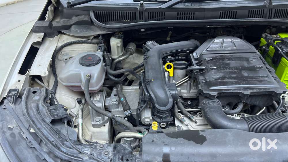 Skoda Slavia Ambition 1.0l Tsi At, 2022, Petrol