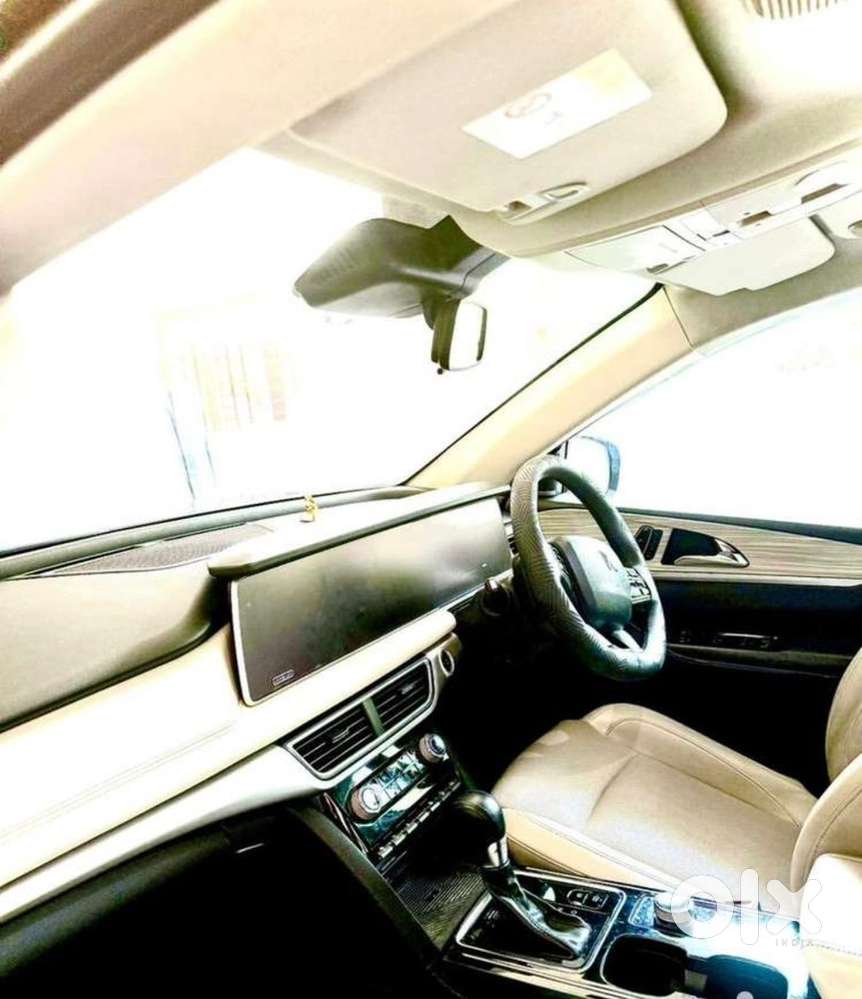 Mahindra Xuv700  Ax7l 2021 Diesel Well Maintained