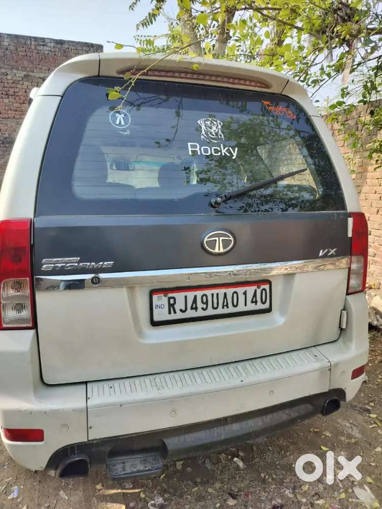 Tata Safari Storme 2014 Diesel 100000 Km Driven