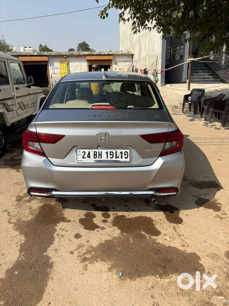 Honda Amaze 2023 Petrol Well Maintained