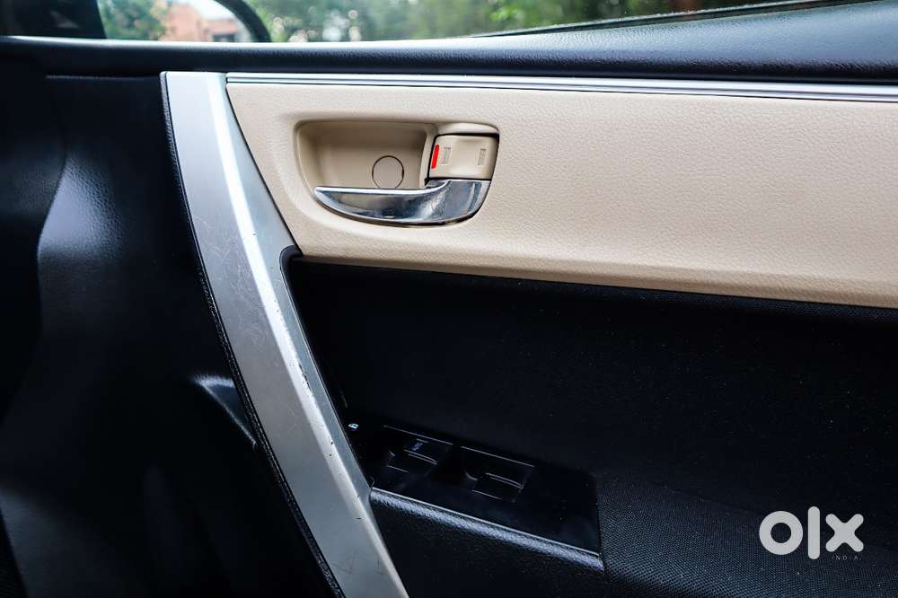 Toyota Corolla Altis [2014-2017] 1.8 G Cvt, 2015, Petrol